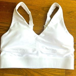Fabletics size small white all day every day sports bra EUC